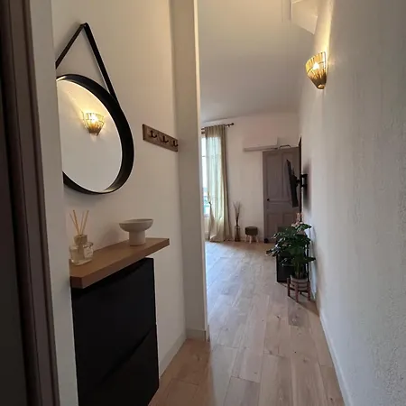 Chaleureux En Centre Nîmes